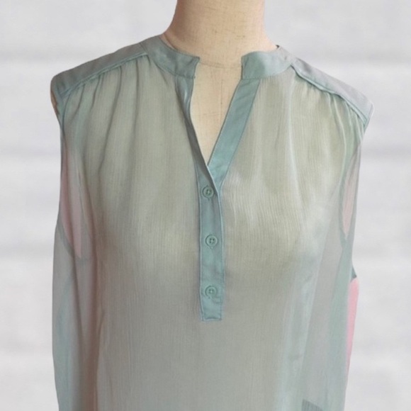 Massimo sheer flowing soft button blouse NWOT - Picture 2 of 3